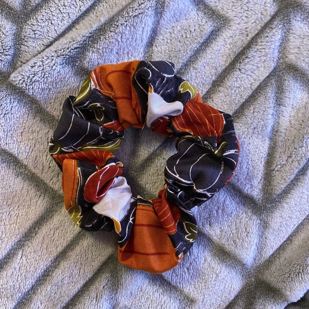 Handmade pumpkins and gourds scrunchie